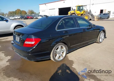 2013 Mercedes-Benz C 250 Sport из США, поврежденный, VIN WDDGF4HB7DA838039